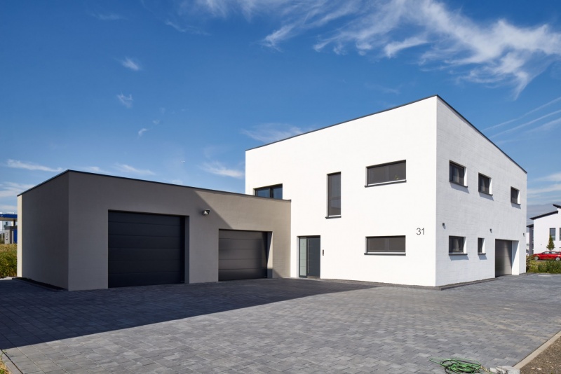 Einfamilienhaus weisse Fassade