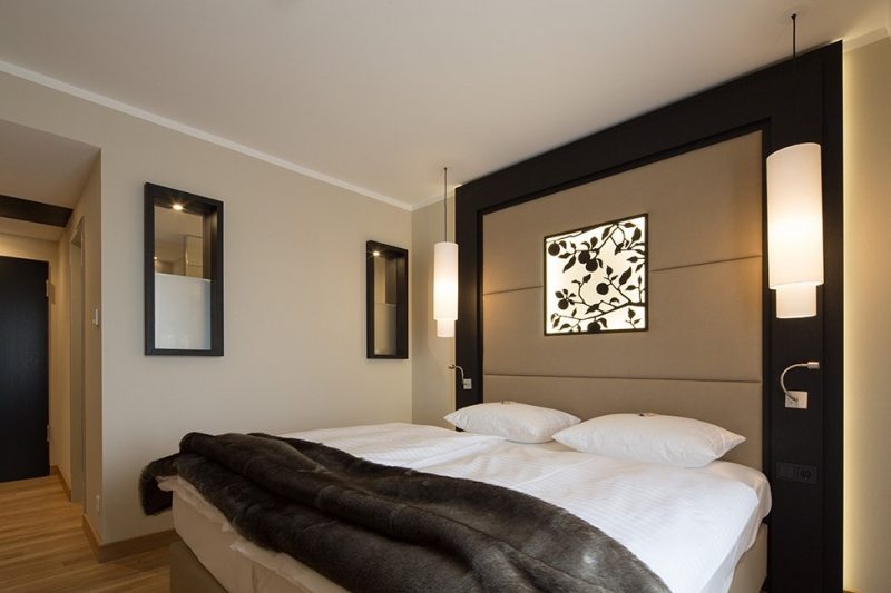 BX_Schlafzimmer_beige_dunkelbraun