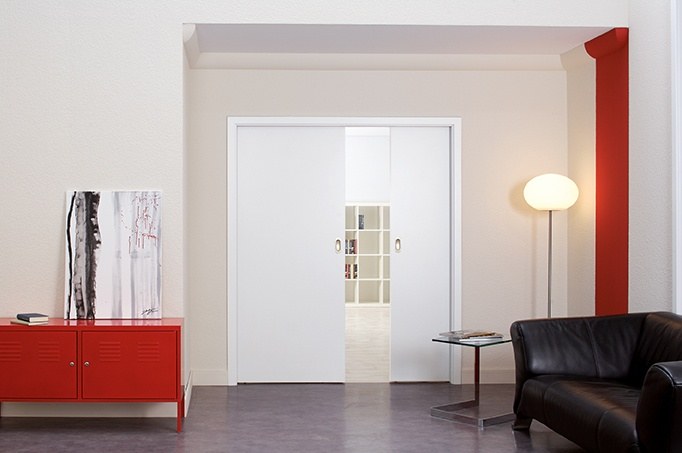 HK_Wohnzimmer-weiss-rot